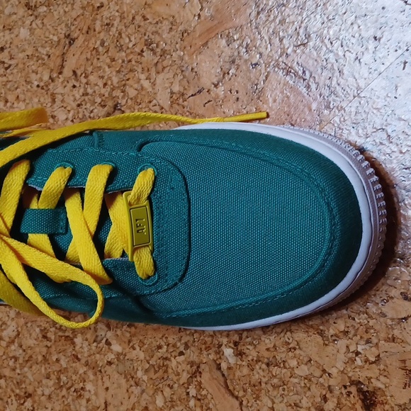 Nike Women's Air Force One Low Green & Yellow Custom Sneakers Size 8 - Picture 2 of 7